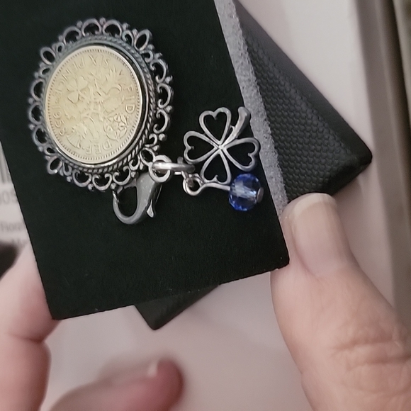 Bouquet Charm 'NEW' - Picture 3 of 4